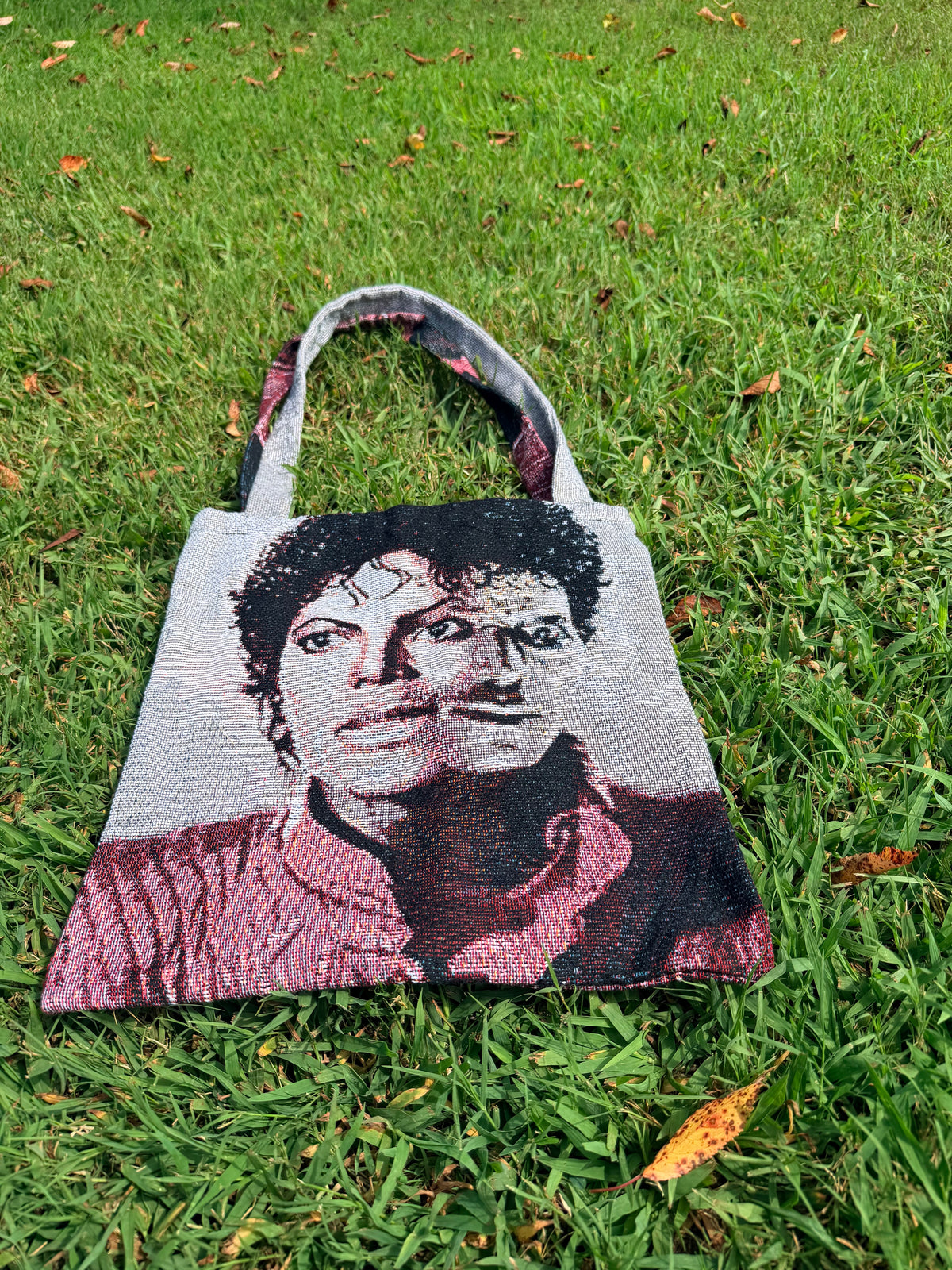 Thriller tote